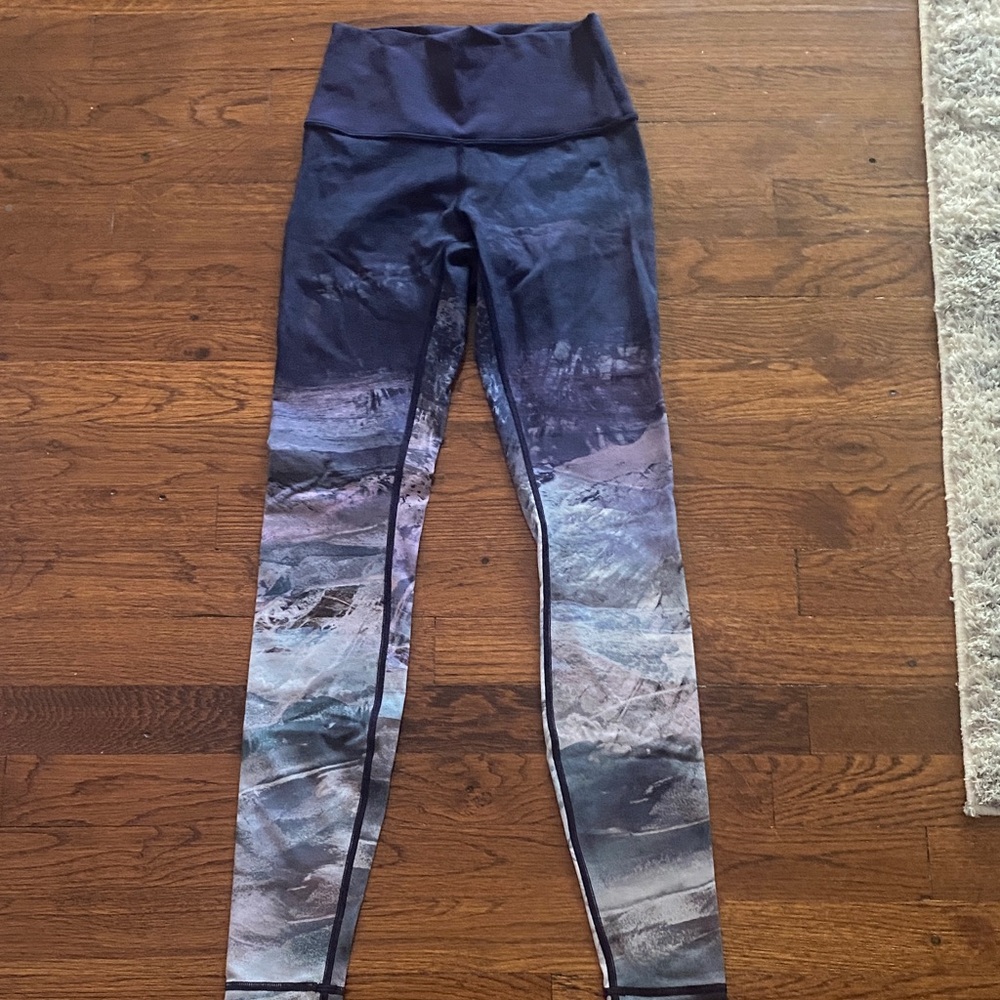 Lululemon Size 2 High-Waisted Align Leggings (splatter design)